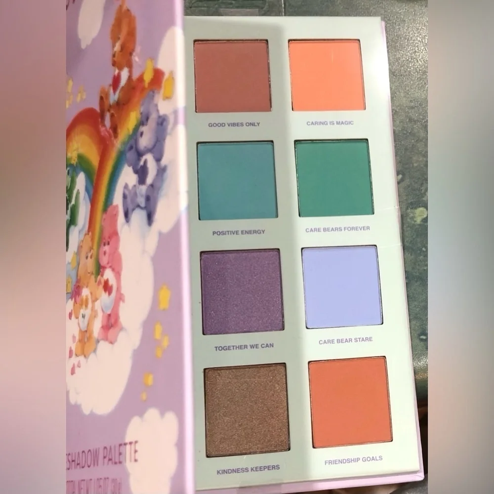 Care‎ Bears 12 piece eyeshadow palette book with mirror new